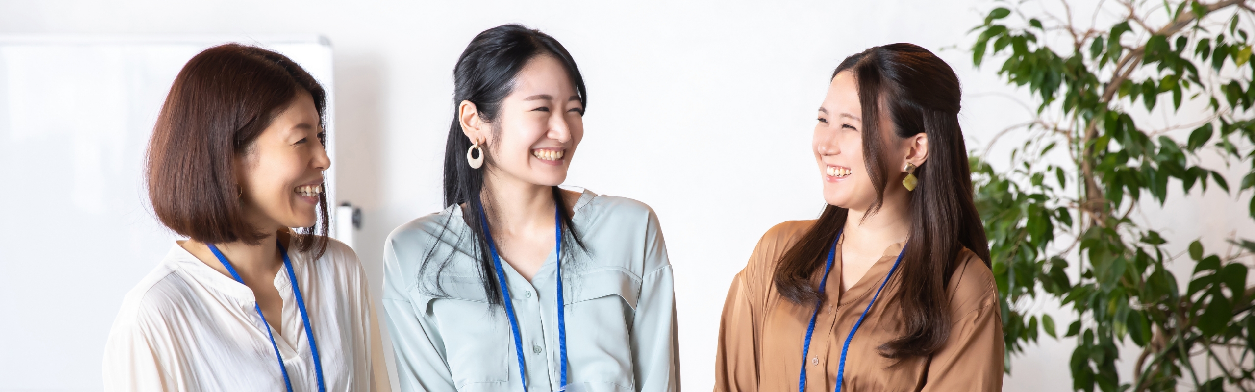 女性3人の画像